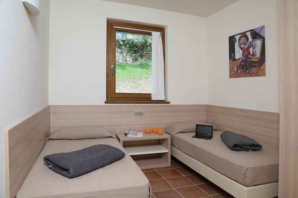 Appartamenti Corte Leonardo Garda  Oda fotoğraf