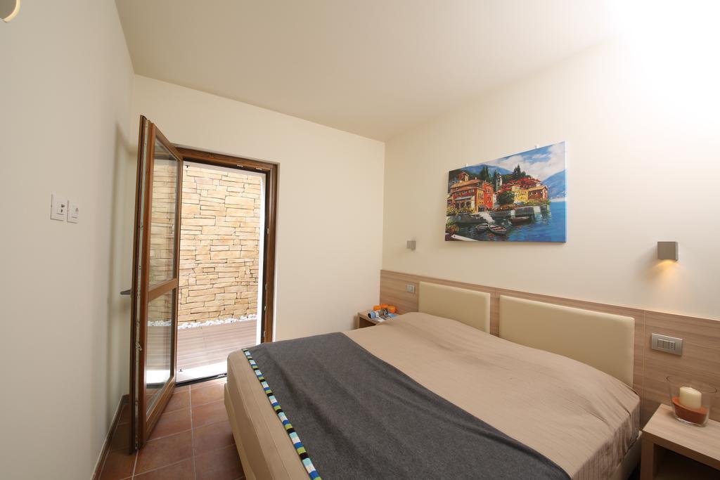 Appartamenti Corte Leonardo Garda  Oda fotoğraf