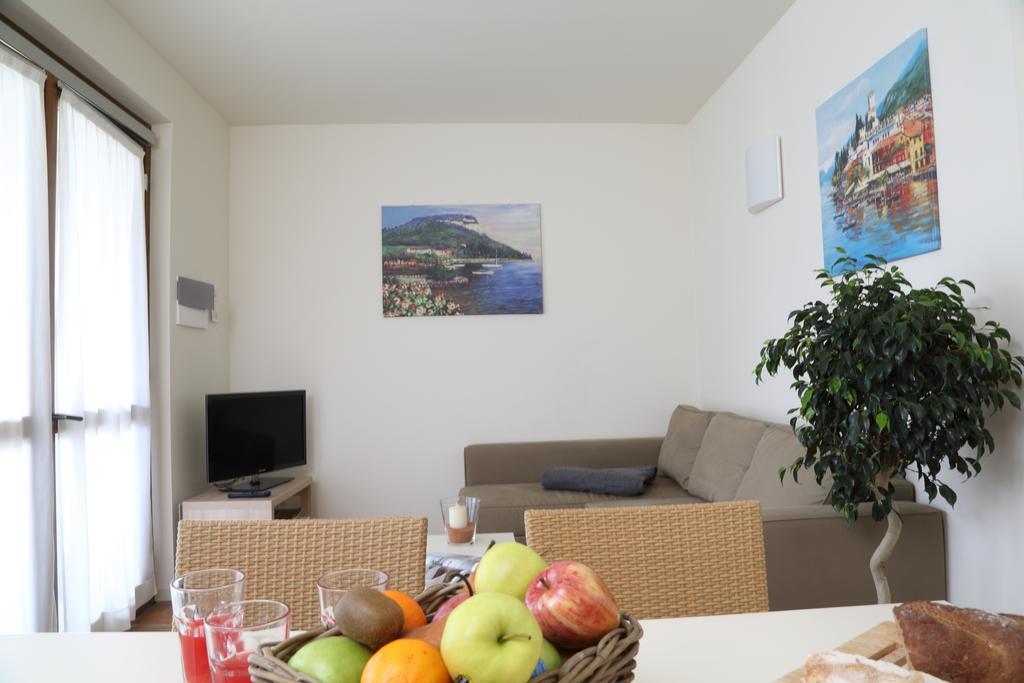 Appartamenti Corte Leonardo Garda  Oda fotoğraf