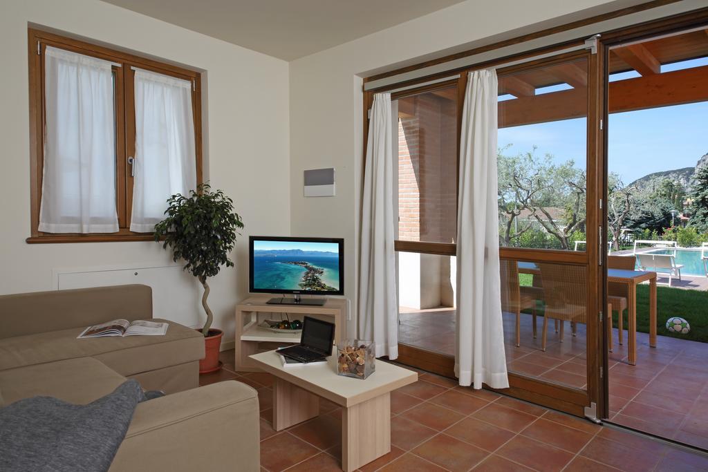 Appartamenti Corte Leonardo Garda  Oda fotoğraf